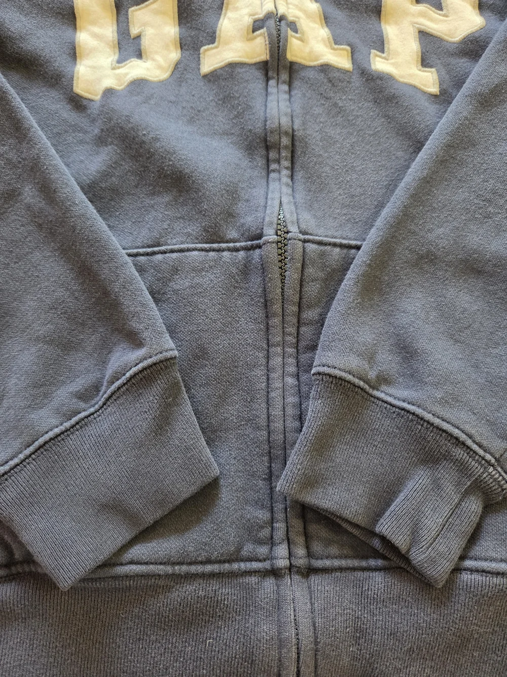 GAP classic zip